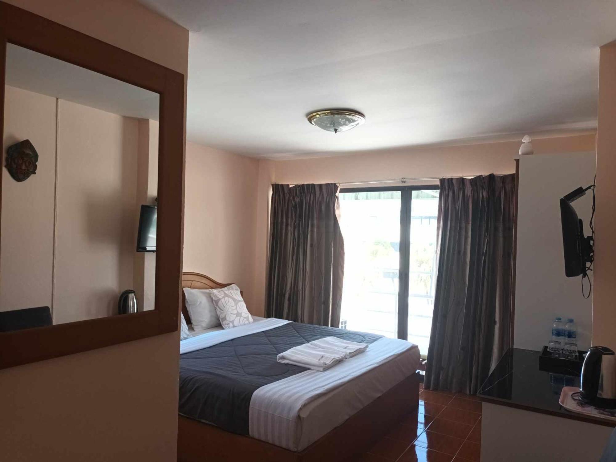 Patong Rose Guest House 50M To Beach Luaran gambar