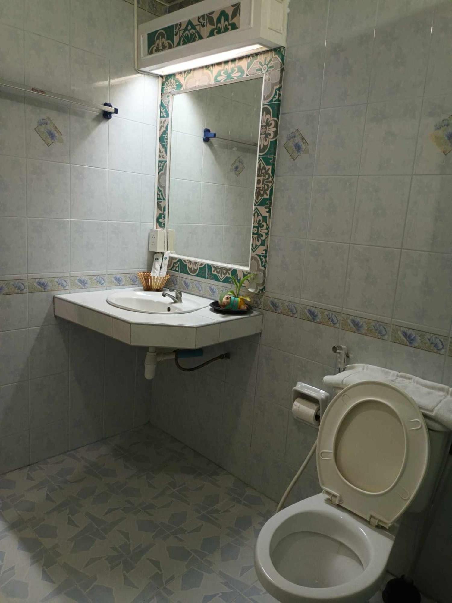 Patong Rose Guest House 50M To Beach Luaran gambar