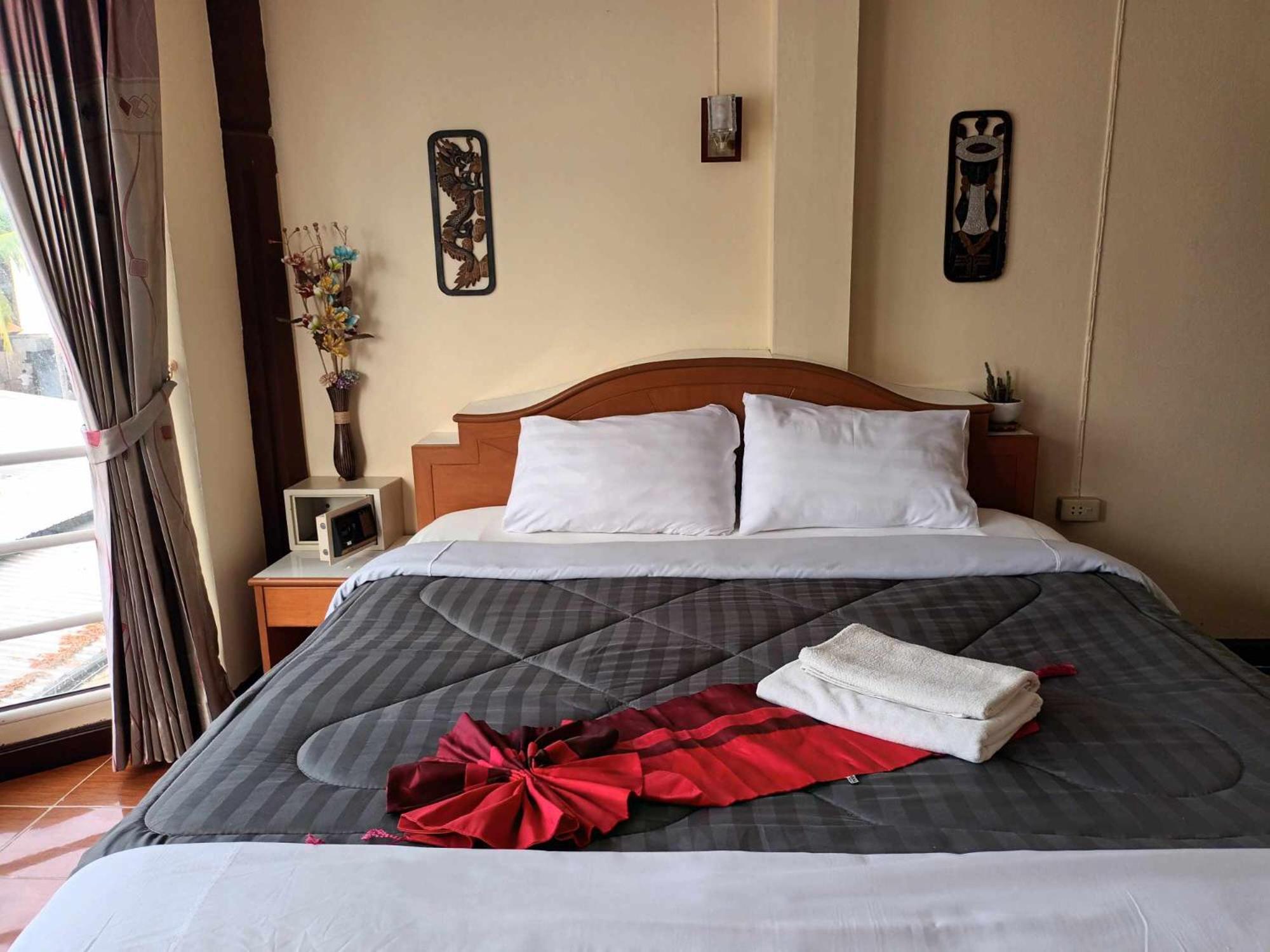 Patong Rose Guest House 50M To Beach Luaran gambar